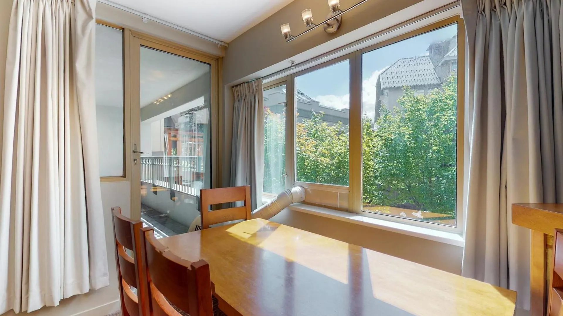 Whistler Peak Lodge