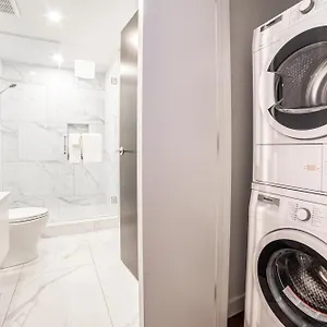 Award-winning One-bedroom At Telus Sky YYC