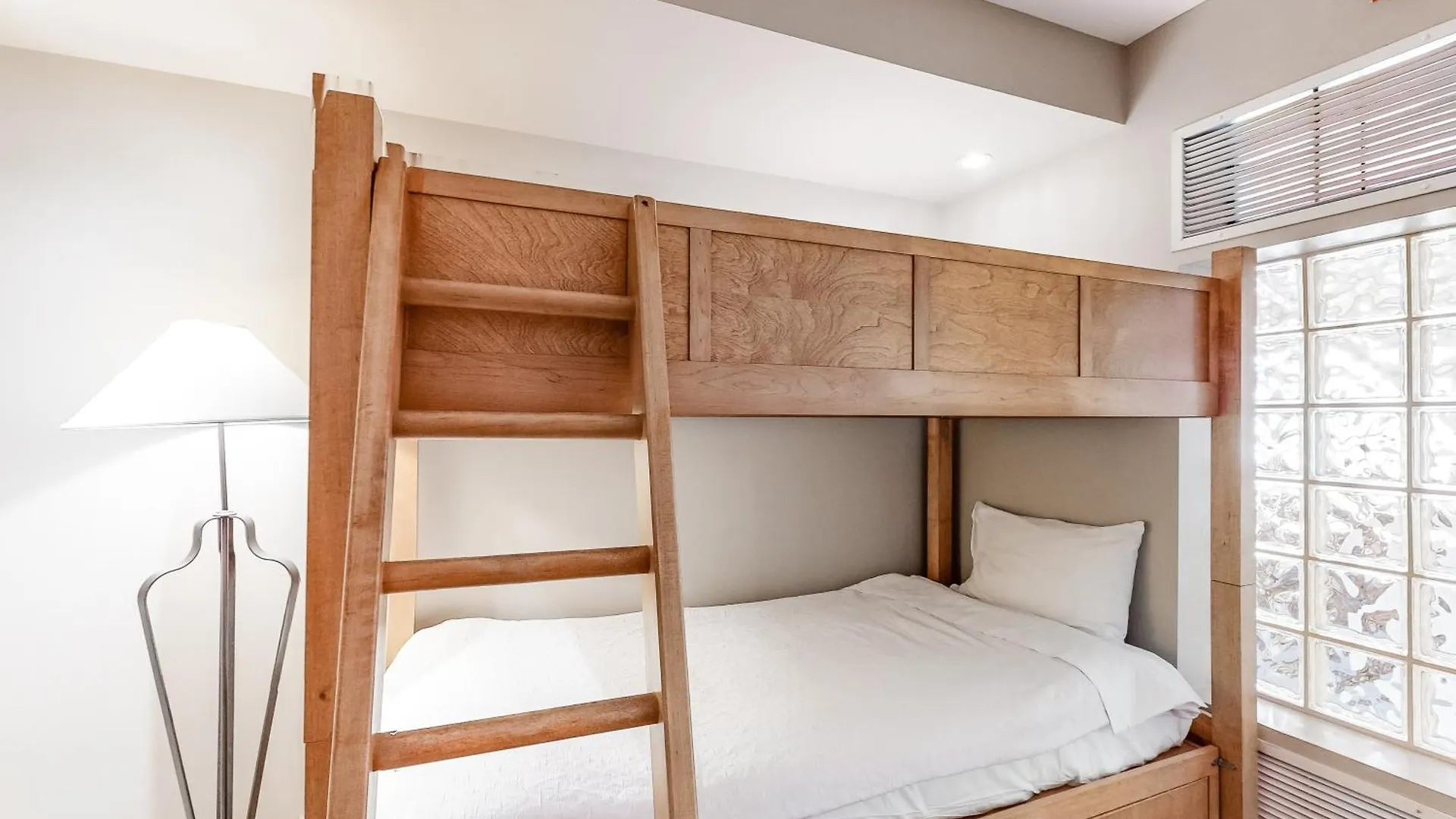 Whistler Peak Lodge