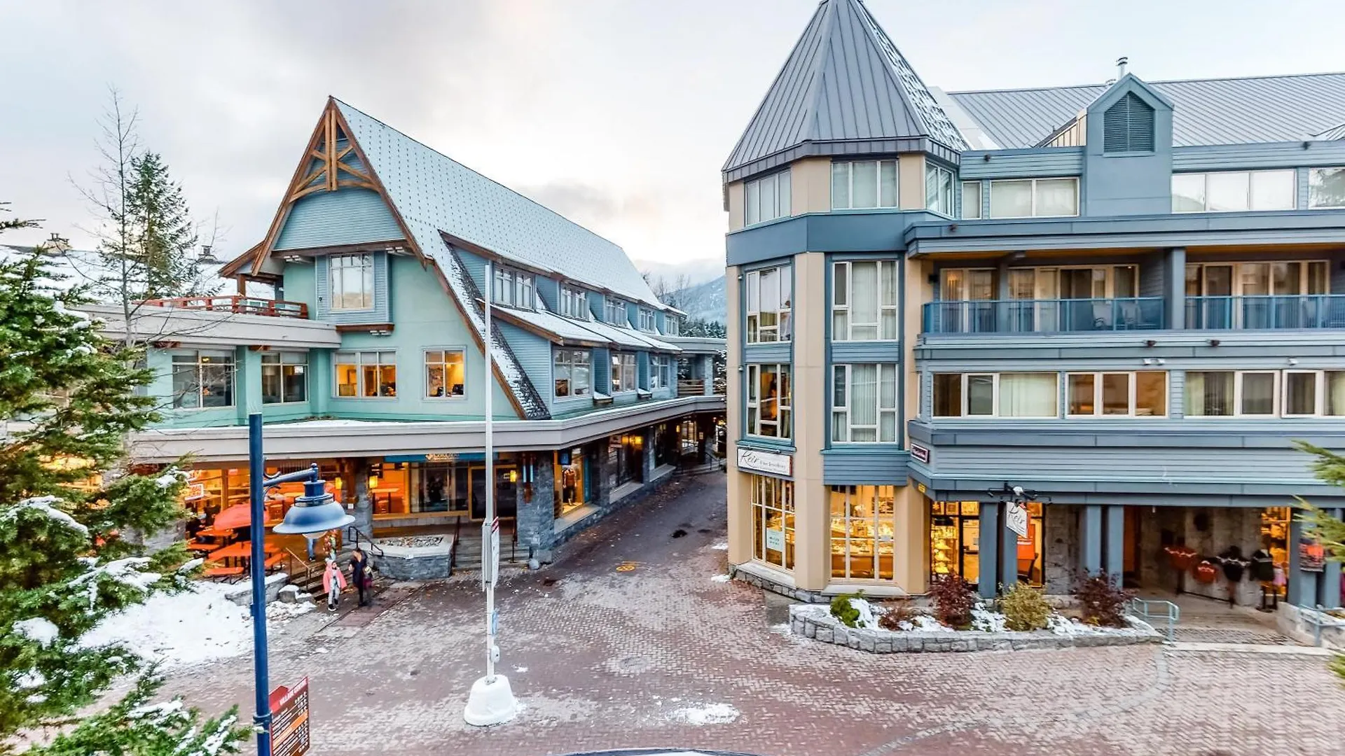 Hotel Whistler Peak Lodge